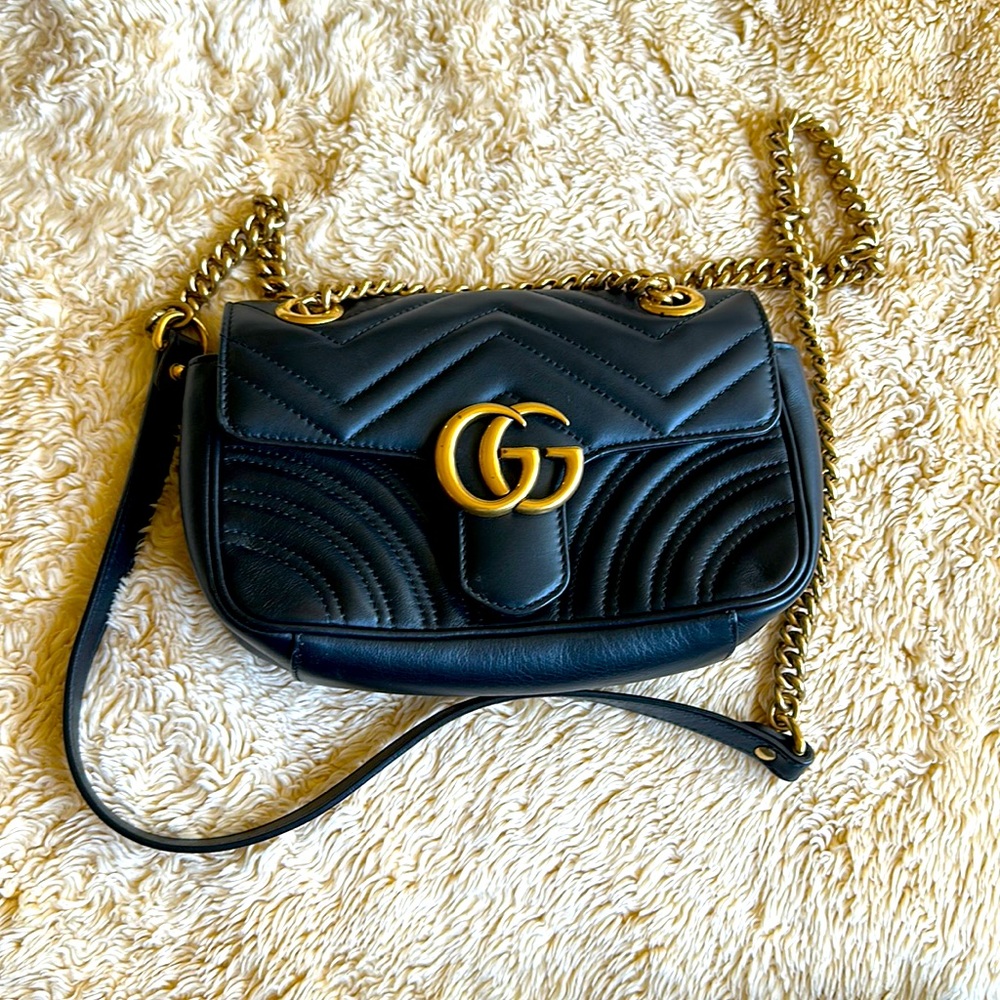 Gucci Black Mini Marmont Matelassé Shoulder Bag